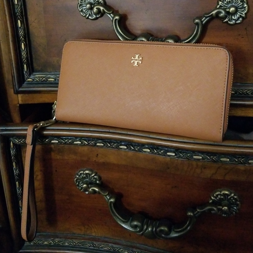 Tory Burch all leather wallet